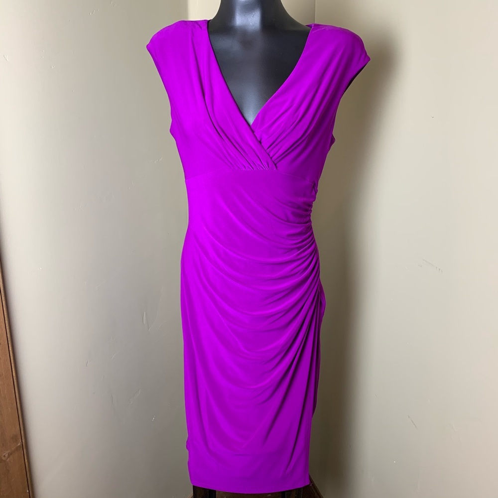Super flattering Lauren by Ralph Lauren dress 🌷